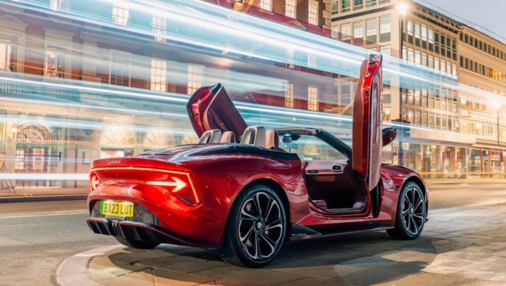MG Cyberster EV भारत में हुई लॉन्च: ₹74.99 लाख की सबसे सस्ती इलेक्ट्रिक रोडस्टर, जानें फीचर्स और रेंज MG Cyberster EV Exterior Look