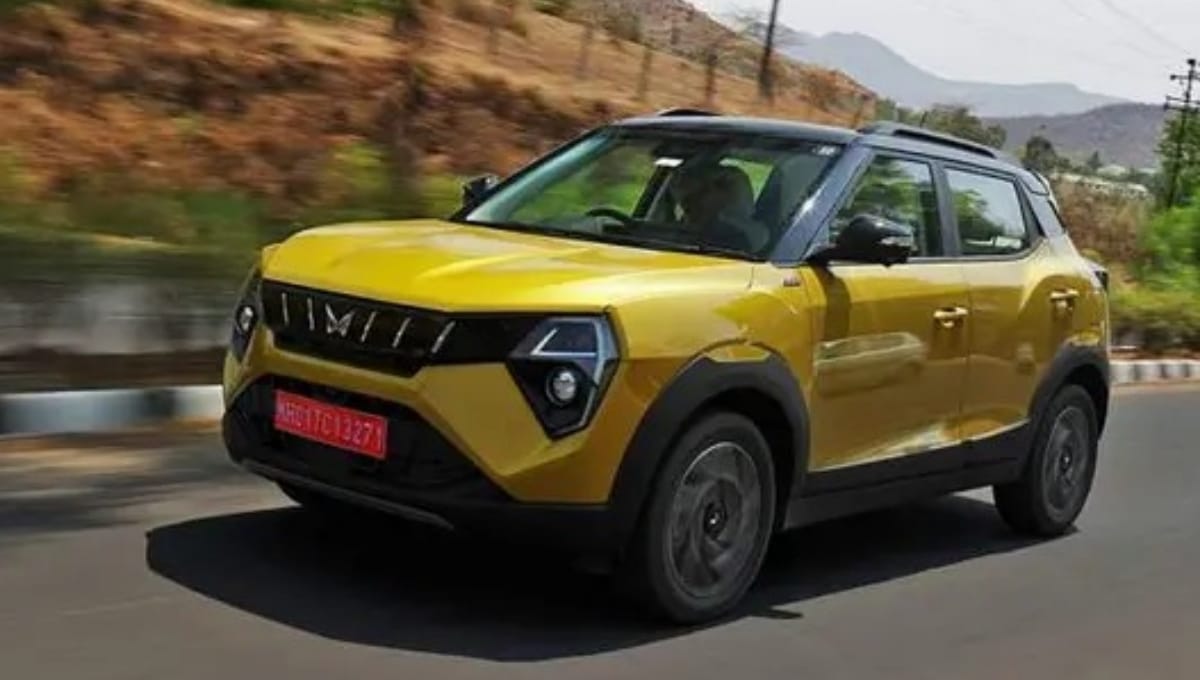 Mahindra xuv 3xo yellow Mahindra xuv 3xo yellow