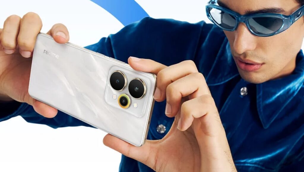 Realme 15 5G लॉन्च से पहले Google Play Console पर लिस्ट, जानें फीचर्स Realme 15 5G Camera