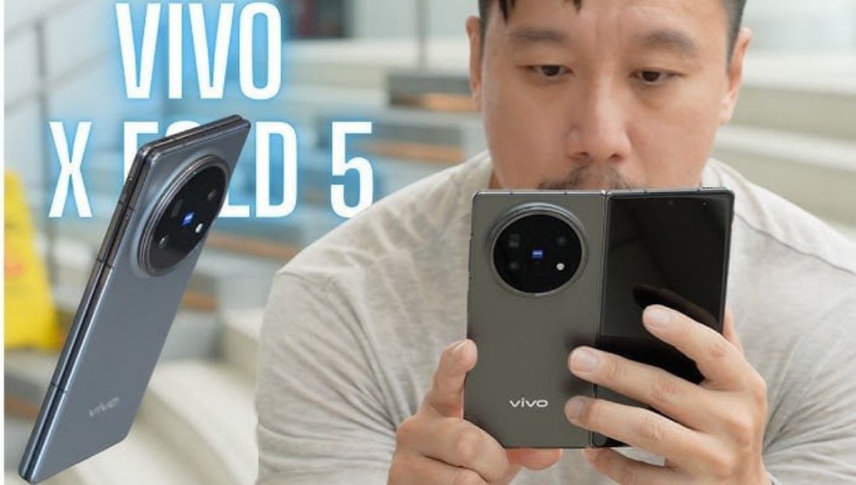 Vivo X Fold 5 Folded & Unfolded View Side by Side Vivo X Fold 5 Folded & Unfolded View Side by Side