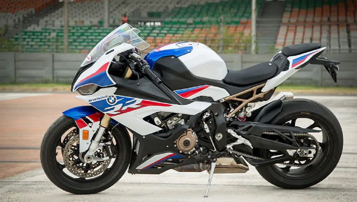 bmw-s1000rr-1000th-unit-delivery bmw-s1000rr-1000th-unit-delivery