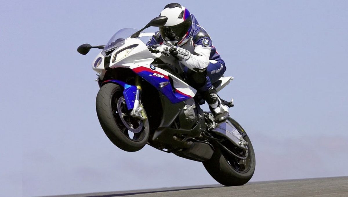 bmw-s1000rr-performance-bike-2025 bmw-s1000rr-performance-bike-2025