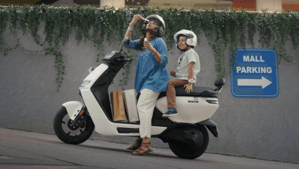 Ather Rizta: 160KM रेंज, 56L स्टोरेज और सिर्फ ₹10,000 में बुकिंग, जानें कीमत, फीचर्स और EMI प्लान Ather Rizta Family Scooter