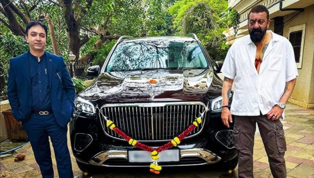 संजय दत्त ने खरीदी 3.35 करोड़ की Mercedes-Maybach GLS600 SUV, लग्जरी फीचर्स ने सबको किया हैरान Mercedes-Maybach GLS600 SUV संजय दत्त