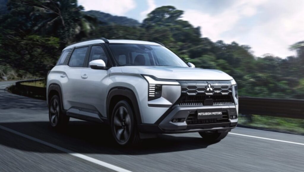 Mitsubishi Destinator 7 Seater SUV: कीमत, फीचर्स और डिजाइन, Mahindra XUV700 और Tata Safari को टक्कर Mitsubishi Destinator 7 Seater SUV Launched